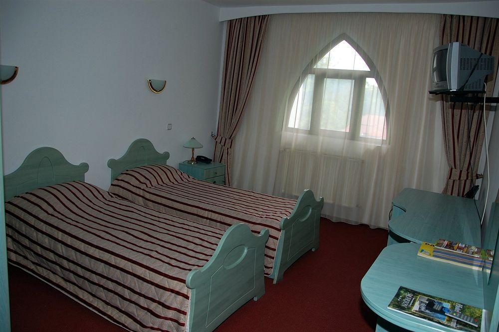 Marion Hotel เตอร์กู-มูเรช ภายนอก รูปภาพ