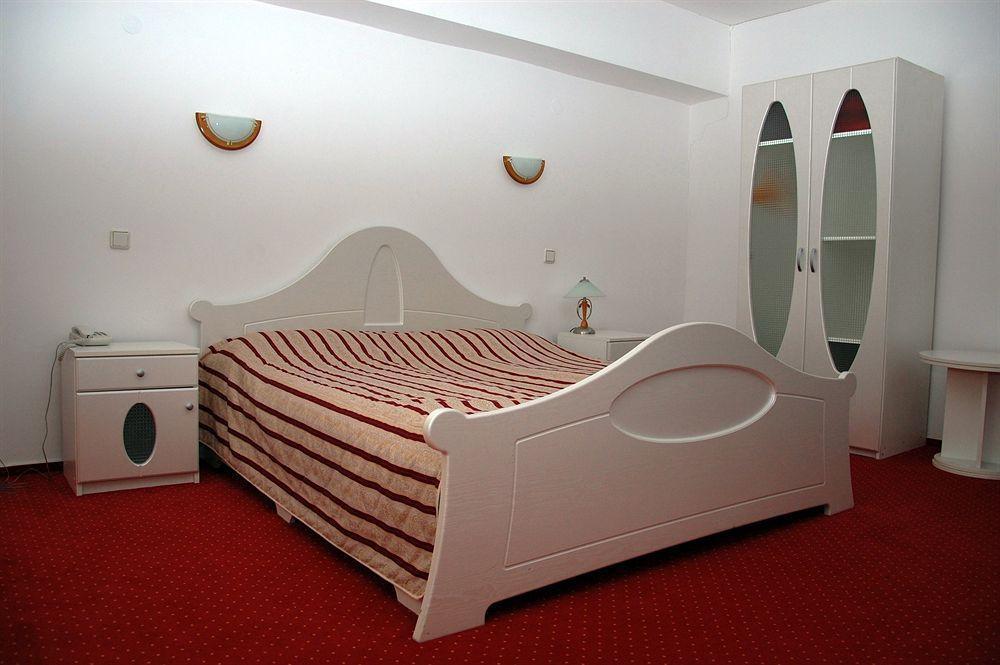 Marion Hotel เตอร์กู-มูเรช ภายนอก รูปภาพ